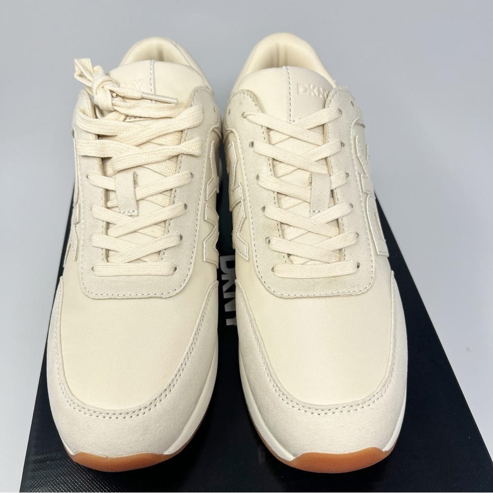 DKNY Oaks Logo Sneakers
Size 8 - Picture 2 of 7